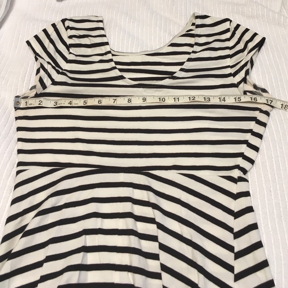 Old Navy Striped Dress - Picture 6 of 7